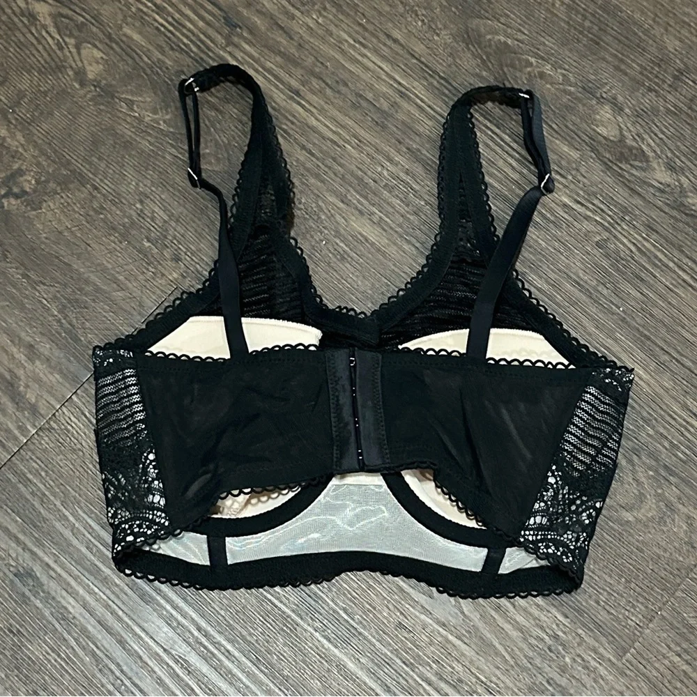 Victoria's Secret Bra - Picture 2 of 5